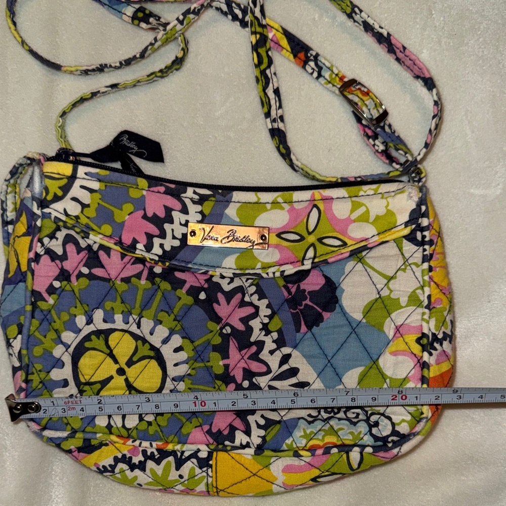 Vera Bradley Crossbody Bag with earrings and a pen - Picture 7 of 11